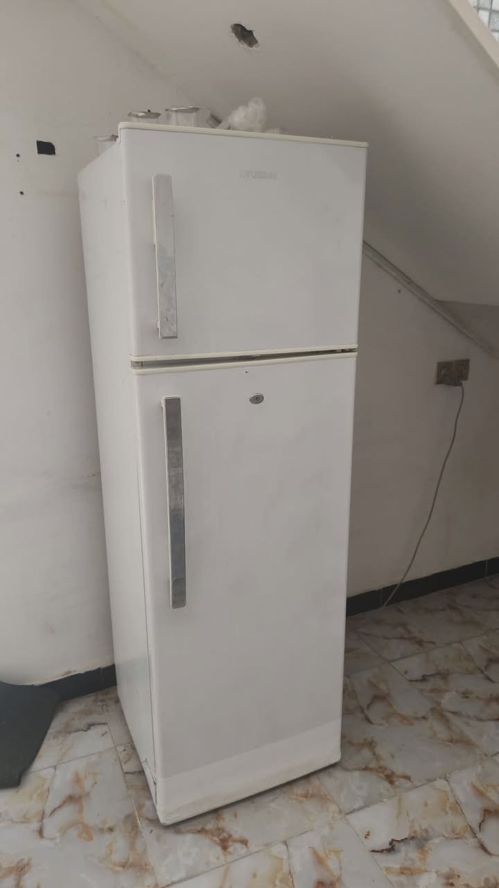 للبيع اثاث ييت مع غرفه اخشاب عراقية
***********
