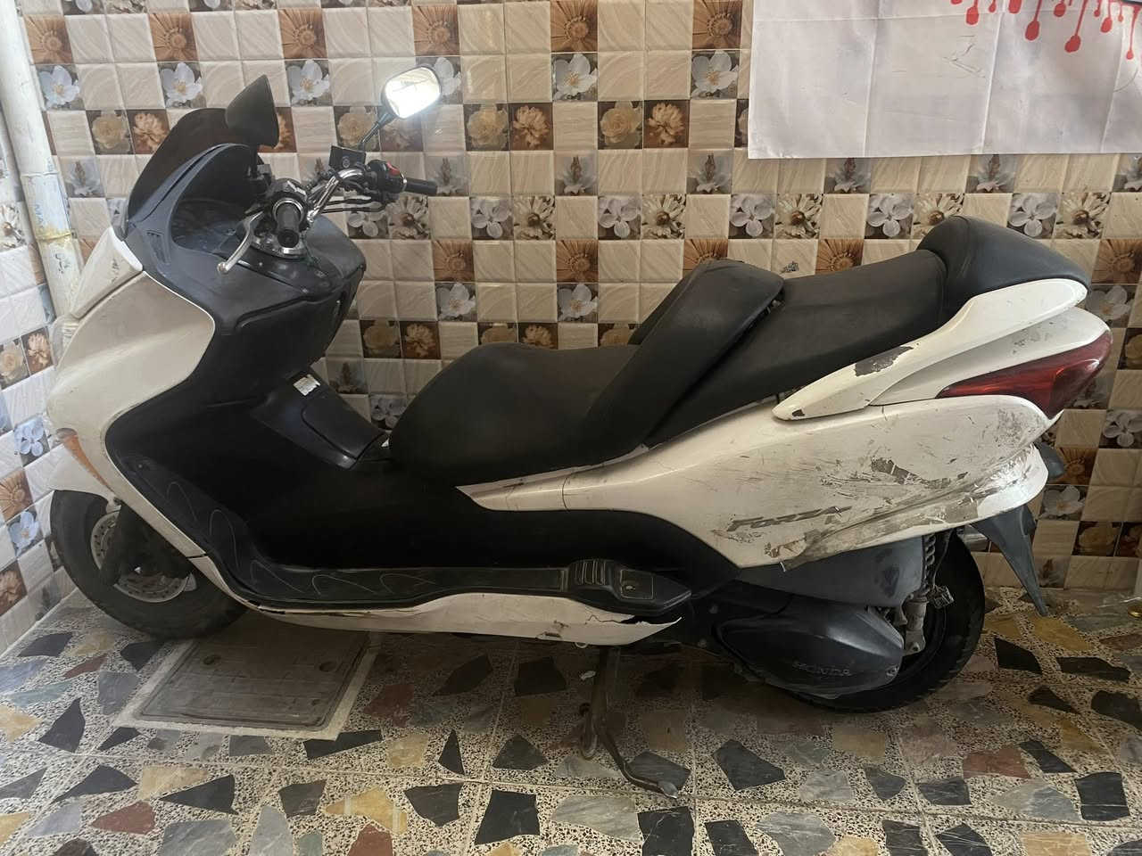 السلام عليكم دراجه فورزه 0.8للبيع عطلانه 
المكينه مامفتوحه 
الكير ملغي 
السعر ٥٠٠ وبيه مجال 
مكاني مدينه الصدر الاورفلي 
التواصل ***********
