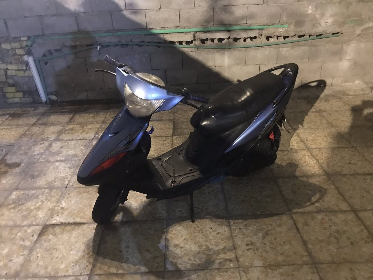 دراجه نضيفه مكينه خير من لله نكره سلف  مفتوحه المكينه    يرادلها ترتيب بل الكهربائيات   بوشه 49    مكاني ياسين خريبط ***********
