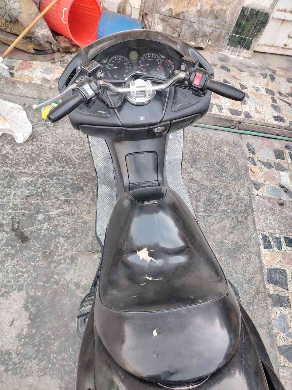 سلام عليكم من ارخص الدمن دراجة فورزة بصمة محرك خير من الله   لا تبخير ولا تنقيص كهربيات كلهة شغالة   دراجة حلوة ومرتبة مال لايت زنون  جناي مستعجل علا بيع سعر550مكاني بغداد شعب ***********
