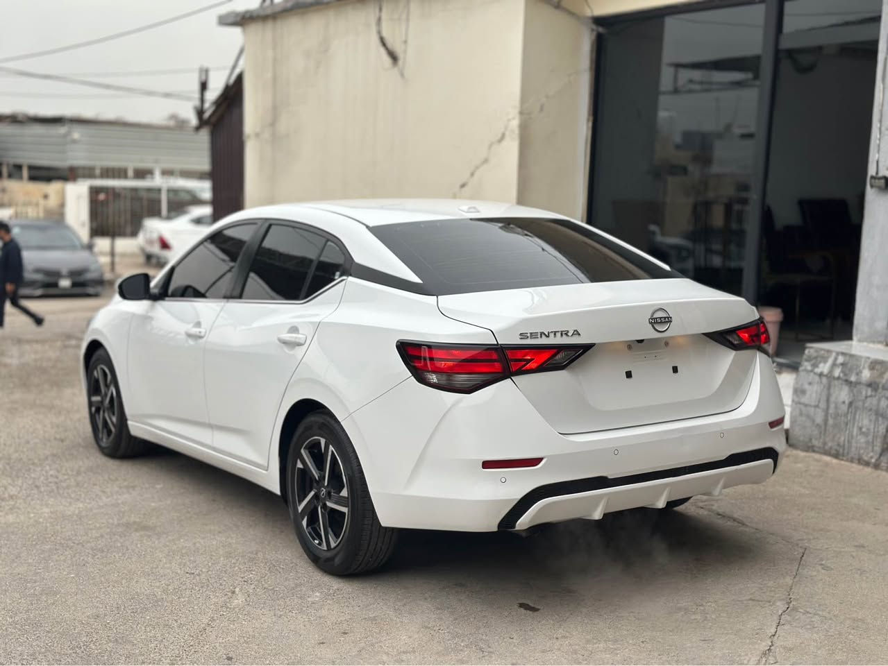 بوو فروتنئ. نيسان سينترا 2025 
مواصفات. SV PLAS 
صبخ. ربع بولند بئ داخلى 
5000.  هزار  كيلو ميتر ريفه چوى 
 سعر. 147$ مجال. 
 *********** اكر, نينوى
