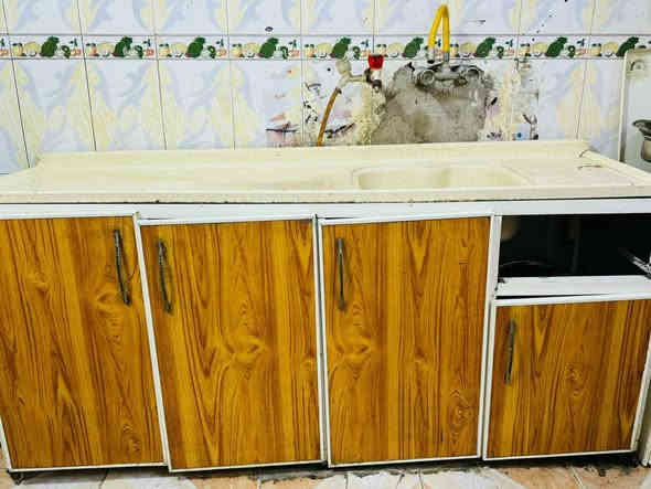 كاونتر 3 قطع قطعتين قياس مترين والملحق قياس 3 متر نقصه وجه مجر وابواب يرادلها ترتيب  سعر250وبيه مجال  بلديات حي الصحفين *********** بغداد
