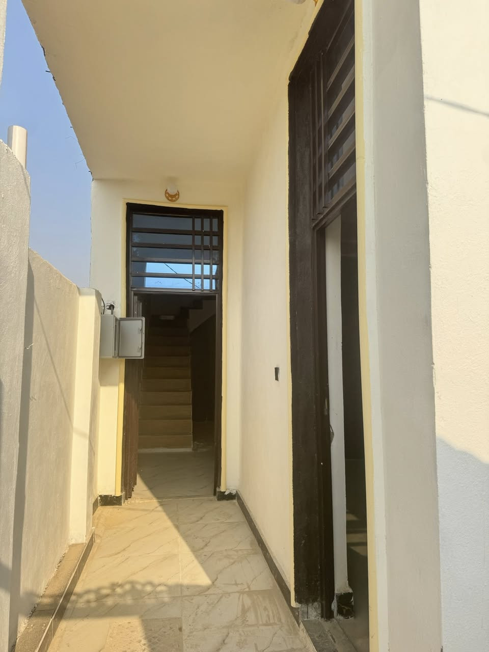 دار 100 متر مقابل ملحق قريه الغدير 

طابو زراعي سند 25 قرار محكمه

 اساس وسكف صب  بناء نهروان 

كافه الخدمات ماي كهرباء تبليط 

سوك قريب عليك مدارس اهليه حكوميه 

مرقم من قبل البلديه 

السعر بلاش 38 وبي مجال 
 
***********

***********
#متابعين
@إشارة
الخطوط المعماريه للعقار
