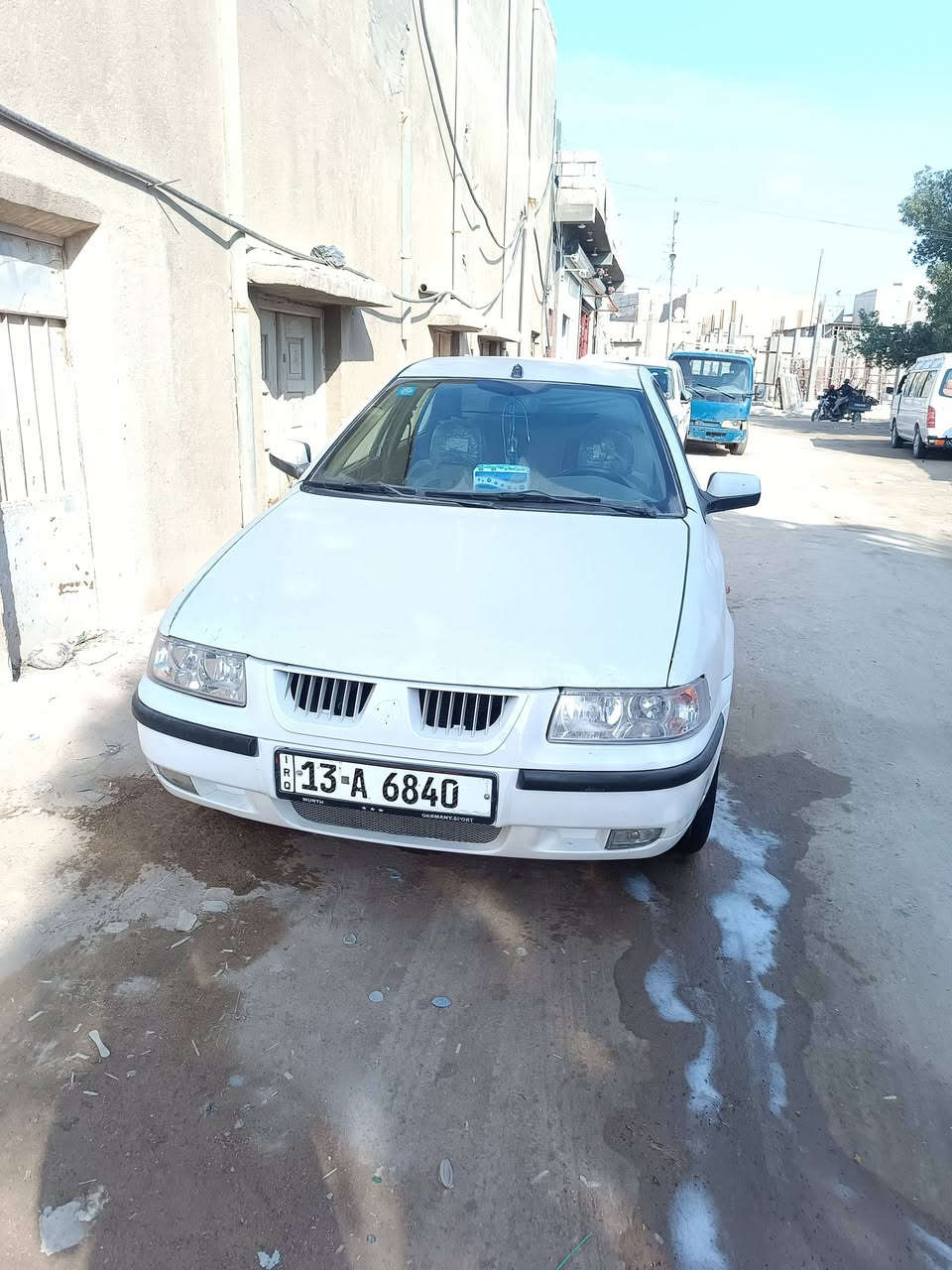 سمند ميدل 2010 رقم جديد سنويه 29 سياره مكفولة من خياس معمره محرك جديد كامل شرط فحص تبريد شغال حدايده كامله اي نقص ما بيه سياره كامله من كلشي تخم تاير لايت زنون اصلي مكاني بصره سعر 45 بيه مجال بالخدمه ***********
