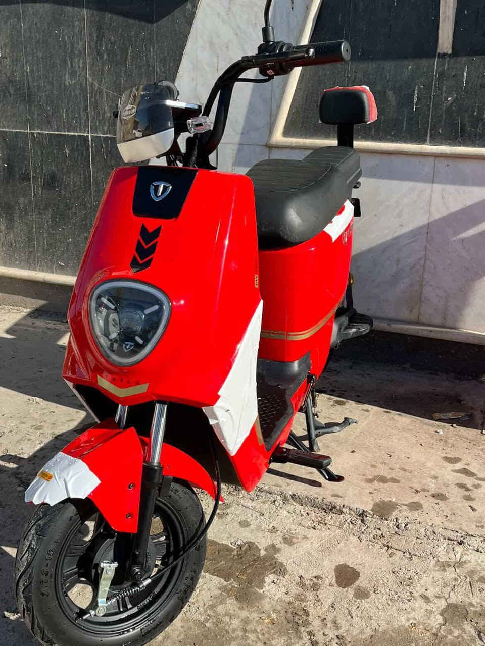 السلام عليكم
دراجه شحن R9شركة تايلج
الدراجه فول مواصفات 
فول نضافه👍
مستعمله شي قليل
تواصل 
***********
