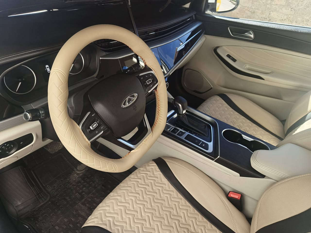 🚗 شيري اريزو 5 موديل 2024 للبيع
فئة نص مواصفات
بيها كشنات جلد، واني مغلفها قماش جلد واضافة الارضية مغلفها شمع ومحافظة عليها
مخلي بيها درع محرك كامل من جوه
سنوية باسمي
بيها كوبون بانزين
ماشية 29 ألف
بضمان الشركة
رقمها أربيل
بيها ضرر خفيف (باب + جام لغ + دوسة) 
عندي صورة الحادث، الباب مبدل بلادي والجام لغ بدون معجون
المكان كركوك
الجاد بس يتصل: ***********
