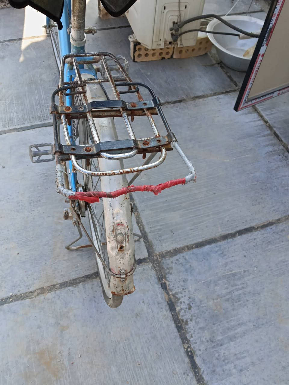 السعر خمسين الف كربلاء حي الحوراء الرقم ***********
