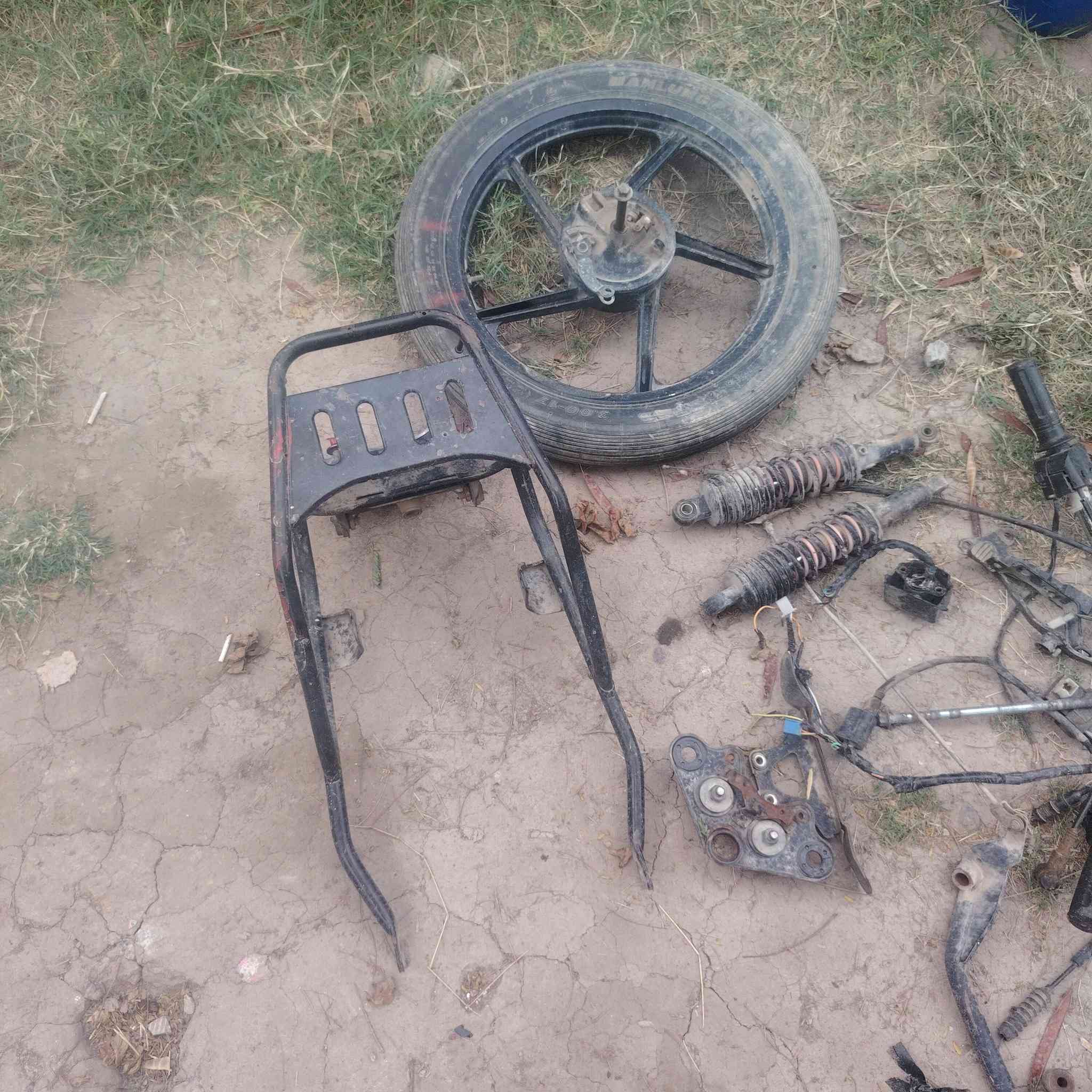 السلام عليكم غراض بوكسرمناسبات للبيع عنوان الدوره رقم ***********
