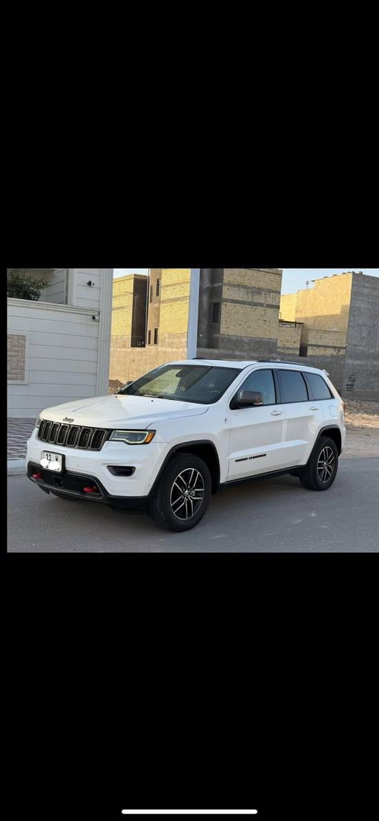 السلام عليكم 
للبيع جيب ترايل هوك خلي اكون واضح وياكم الله شاهد السيارة ماخذها ب ٢١١ ورقة ذاب عليها ومكملها على اخر حباية الله يشهد فوك ال ٢٢٥ ورقة صايرة علية يعني مال جناي للأخير مجهزها من كلشي فول واحد ع واحد جوبلاسات رادار امامي خلفي . نقطه عمياء .
نحكم ذاتي . حساسات خلفي امامي .
نضام جوبلاسات . دفع امامي خلفي فور ويل كشنات كنتار تدفه تبريد . خزن ميموري .
استيرن كهربائي. شفتات . شاشه كار بلي.
صندوق كهربائي. وهواي بعد بيه موصفات لخير كلش
حادث جاملغ مبدل اصلي والبنيد مصبوغ بدون دواخل ايرباك راجع سستم لغد شاصي كفالة وين متحب افحص .
مكينه كير مكفوله تبريد حداديه تخم تاير جاهزه
رقم بغداد مشروع وطني موديل ١٧ بأسمي السيارة العنوان بابل ورة الگراج الموحد 
سعره ٢٠٥ وبيه مجال اخوان السيارة اعلى فئة وخسران بيها هواي والي متعجبة هم على راسي اتصل وبيك خير وادلل ***********
