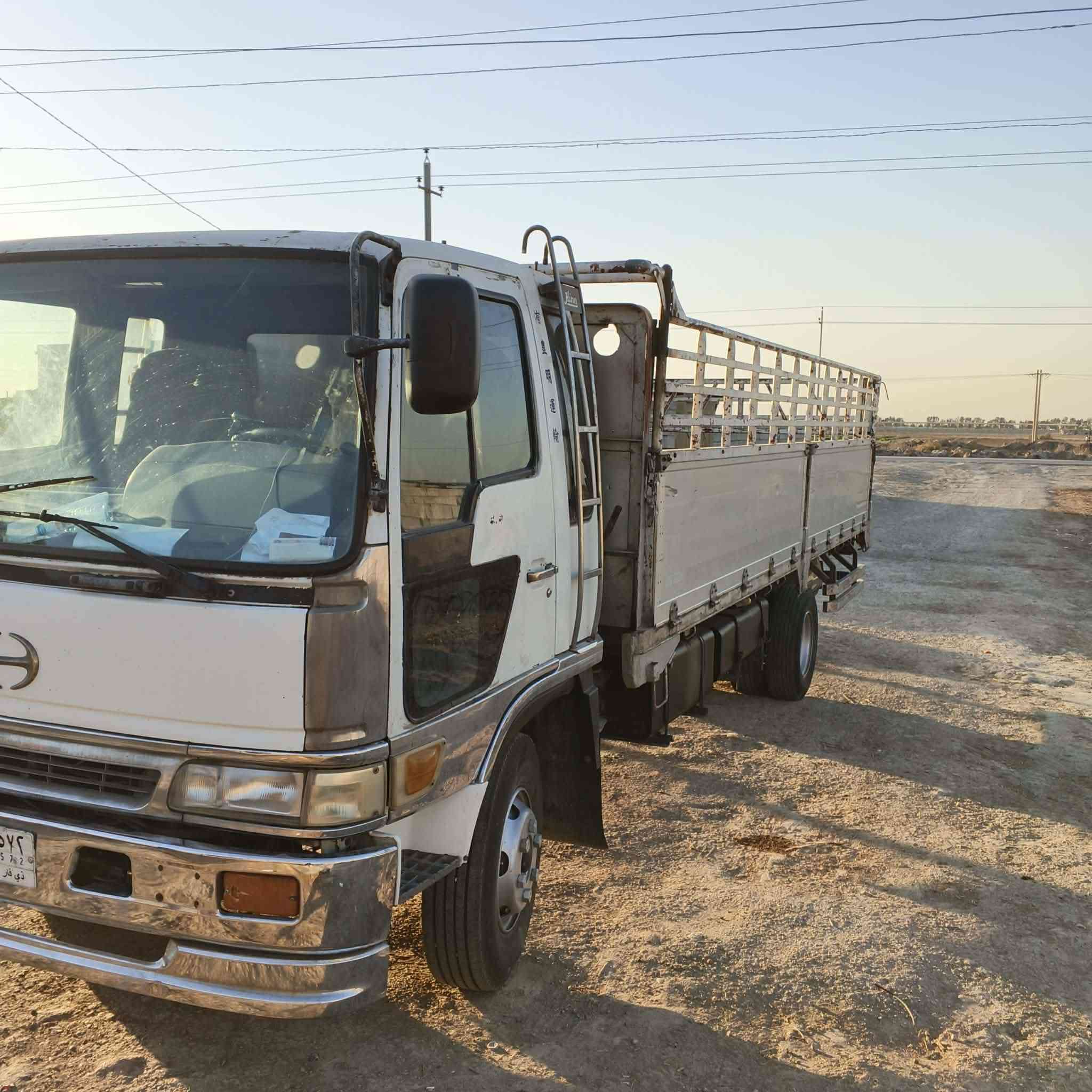 سلام عليكم للبيع هينو انكر مكينه 80 عادي رقم ذي قار طول 6 وربع مطوله السياره موديل 92  سياره جاهزه للعمل التصال واستفسار مزيد ***********
