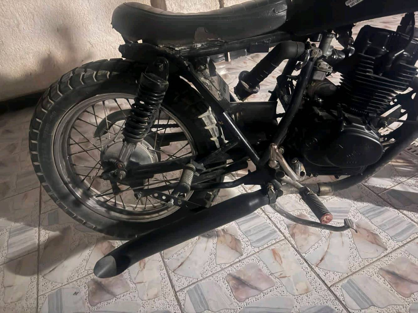 فولتي يابانية محركهة مال شاينگ 23 الدراجة مابيهة شي تشتغل وتمشي مراوس بفراشة بماكس اي شي سعرهة 150 عوزهة شوية ترتيبات مكاني ديوانية مركز وهذا رقمي للشراي ***********