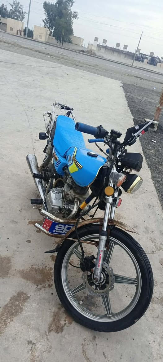 دراجه البيع مابي اي نقص بي نمره الثالثه تخرط او  موديل 19 مجفت مره وحده أورق كامله ديالي الخالص قريه ابو تمر *********** قفل مالته 300
