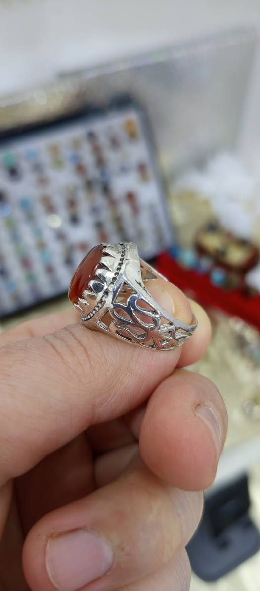 خاتم من العقيق اليماني المشمشي المزعفر فضه عيار 925 قطعه كلش حلوه ومرتبه للاستفسار ع الخاص


**إذا كنت صاحب هذا الإعلان وتريد حذفه لأي سبب، رجاءا أرسل رسالة إلى الدعم الفني**