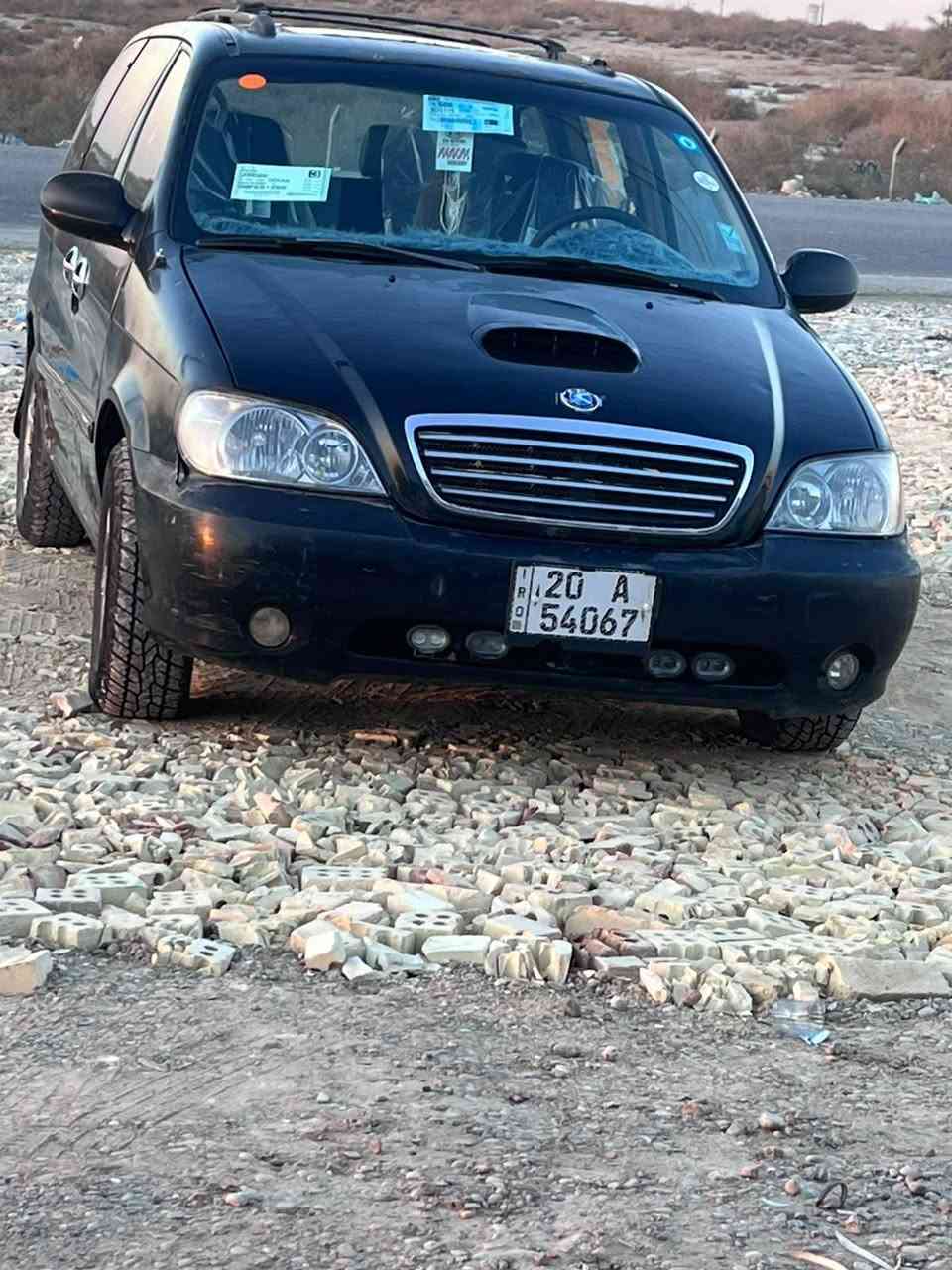 كيا كرنفال موديل 2000 محدثه 2005 رقم دولي محرك جديد تبريد شغال ثلج ثلاث قطع صدر السياره جديد الكشر مثل ما موضح بصوره السعر 65وبيه مجال بسيط 
بغداد حي اور رقم صاحب السياره ***********
