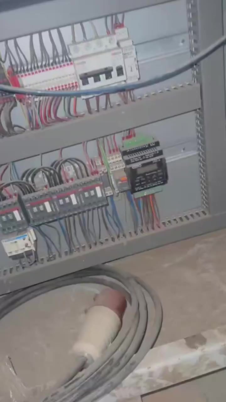 معمل. لبيع 
لاصقه اوزقونيا 4مراحل 2020 
منشار مزراق 3800موديل 2018دبل عربانه 
كمبريسر 550لتر عامودي 
منشار تركي حجم 150
اربيل صناعه جنوبيه خلف شركه اوسكار فرع نجارين 
***********واتساب 
***********واتساب
