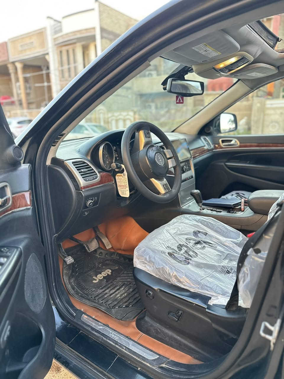 السلام عليكم للبيع جيب شيروكي 2013 فول مواصفات رقم بغداد  دولي 
رايدها ب123 وبيها مجال
مكاني بغداد الغزاليه


**إذا كنت صاحب هذا الإعلان وتريد حذفه لأي سبب، رجاءا أرسل رسالة إلى الدعم الفني**