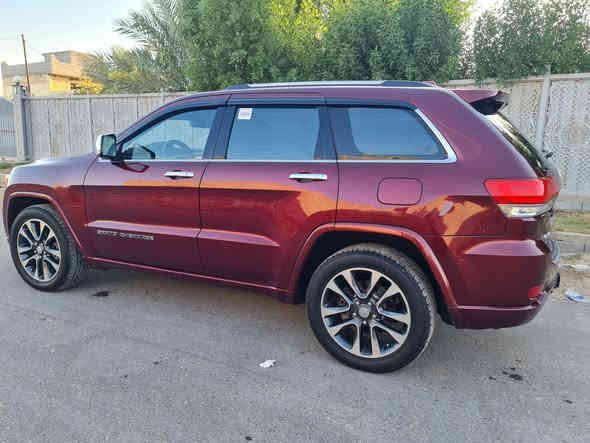 � للبيع: جيب جراند شيروكي اوفر لاند  2018 – أعلى فئة / أمريكي / صبغ جاملغ خلفي 

السعر:228 $  ورقة وبها مجال بسيط للجاد

🔰 المواصفات الكاملة:

✔ المحرك والگير

 • محرك V6 سعة 3.6
 • قوة 290 حصان
 • كير 8 سرعات
 • استخدام نظيف وما تحتاج أي صرف

✔ الشكل الخارجي

 • سياره لويات
 • فتحة بانوراما
 • LED + زينون
 • حساسات أمامية + خلفية
 • كاميرا خلفية
 • بصمة أبواب + تشغيل
 • دعاميات نفس اللون

✔ الداخلية

 • جلد فاخر
 • تبريد وتسخين كراسي أمامية
 • تسخين كراسي خلفية
 • شاشة 8.4 إنج
 • ذاكرة مقاعد
 • تحكم دركسون + تدفئة
 • بلوتوث / USB
 • تشغيل عن بُعد
 • مرآة جانبية كهربائية قابلة للطي
 • سنسر مطر

✔ الأمان

 • 10 إيرباك
 • ABS
 • ESP
 • مانع نزول وصعود منحدرات
 • نظام ضغط الإطارات TPM
 • كروز كنترول
 • محدد سرعة

✔ أنظمة Summit

 • نظام صوت فاخر Harman Kardon
 • GPS
 • رادار + تحذير اصطدام (حسب التجهيز)
 • استدارة ذاتية للإنارة
 • باب خلفي كهربائي

🔧 الفحص

فحص شامل على كيف المشتري – وين ما تحب نفحص

📍 العنوان:
 فلوجة

📞 للتواصل:
 ***********.
 ***********.
