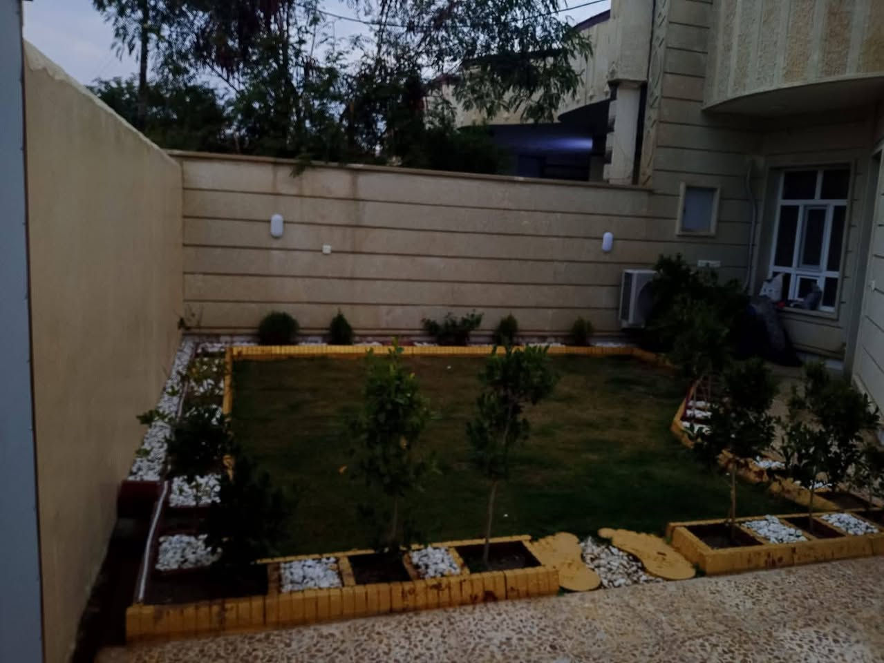 #السلام عليكم 
#دار للبيع زيرو #تكريت القادسيه 
#منطقة حي الجامعة
#شغل درجة اولى مال جناي
#قرب المدارس 
#مساحة 300 م
10×30
#شارع 15
#طابق 2 غرف نوم  
#صالةواستقبال 
#مطبخ حار بارد 
#مناور 2 
#مجموعه صحية 3
#الواجه حجر . 
#للاستفسارالاتصال 
***********
***********
#مكتب ارض الأحلام للعقار #تكريت #شارع #الأربعين #قرب #فندق #بلازا #نستقبل #عروضكم #بيع وشراء #الاراضي #والدور #السكنية #وتجاريه في #تكريت وجميع #محافظات #العراق
