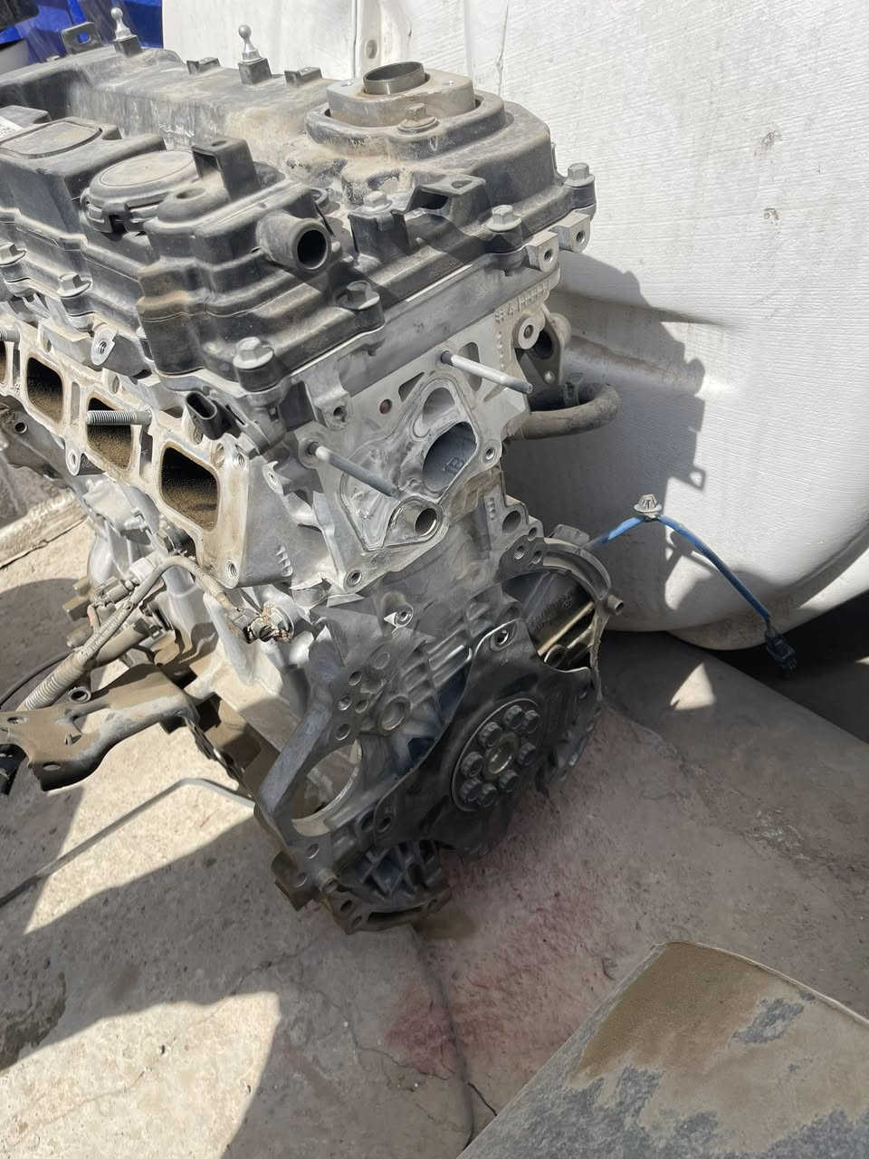 مكينه 2500توسان GDI لاطشه مكينه بيه تفرعاته داخليه نضيفه ***********
