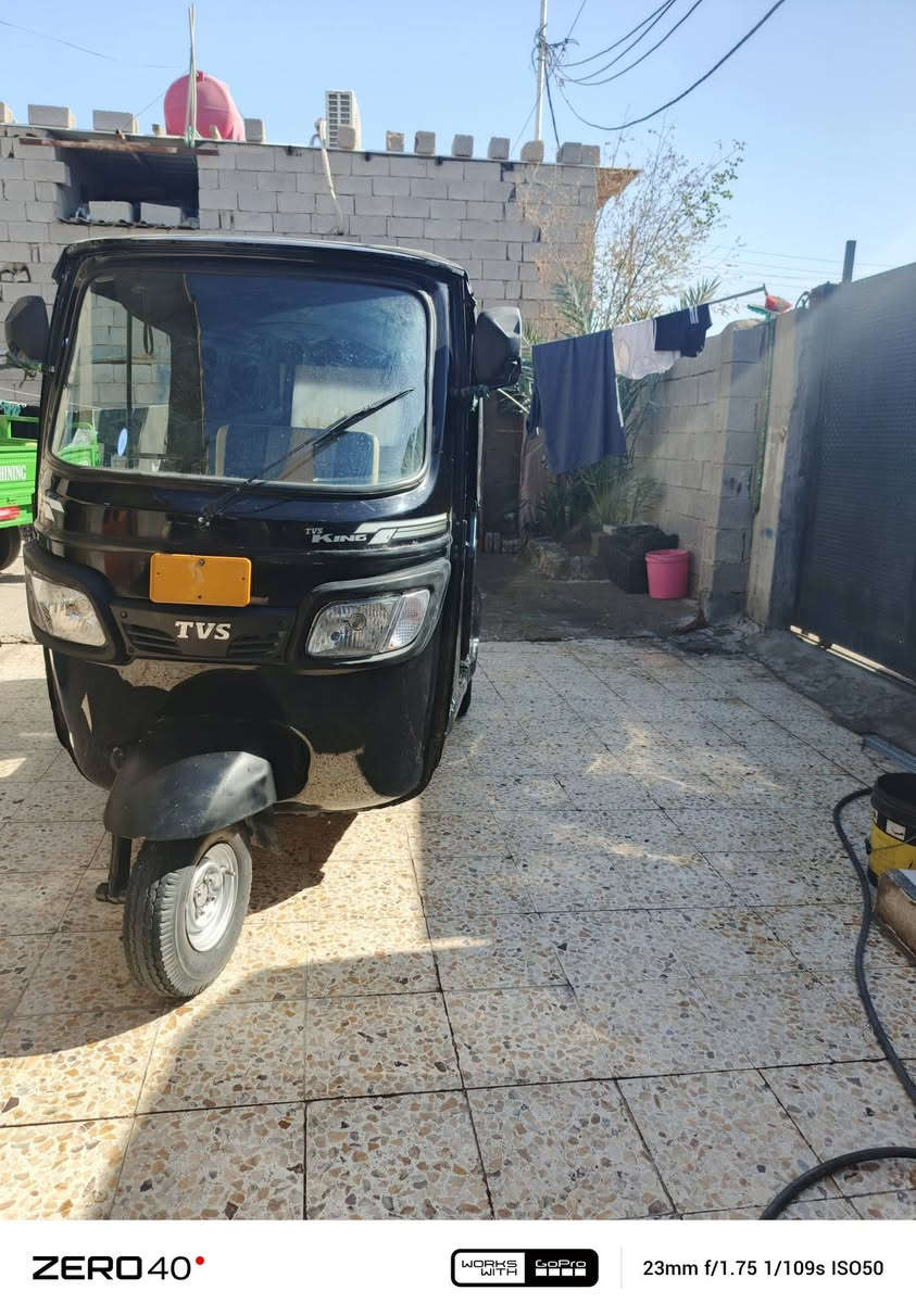 سلام عليكم تكتك 21 بدي كفاله مكينه مجفته رقم وسنويه سعره 6700وبيه مجال قليل المكان البصرة الحيانيه ***********
