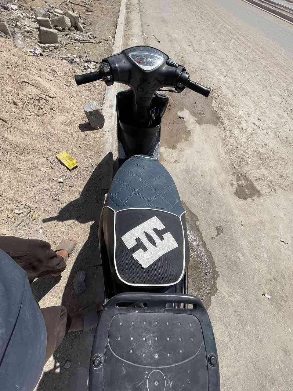 للبيع
ماكس عدلة 

دراجة بلادية ختم واحد كفراتها 

دراجة مفتوحة مرا وحده 49 

دراجة ما نقصها شي كلها بلادية 

كهربائيات كلها شغالة سلف هندر اشاير لايت بك لايت عينة كلة شغال دراجة ما تذب عليها ربع دينار 

دراجة بيها كزوز رياضي 

القرنة

السعر 490وبيها مجال 

الشراي خاص 

***********
