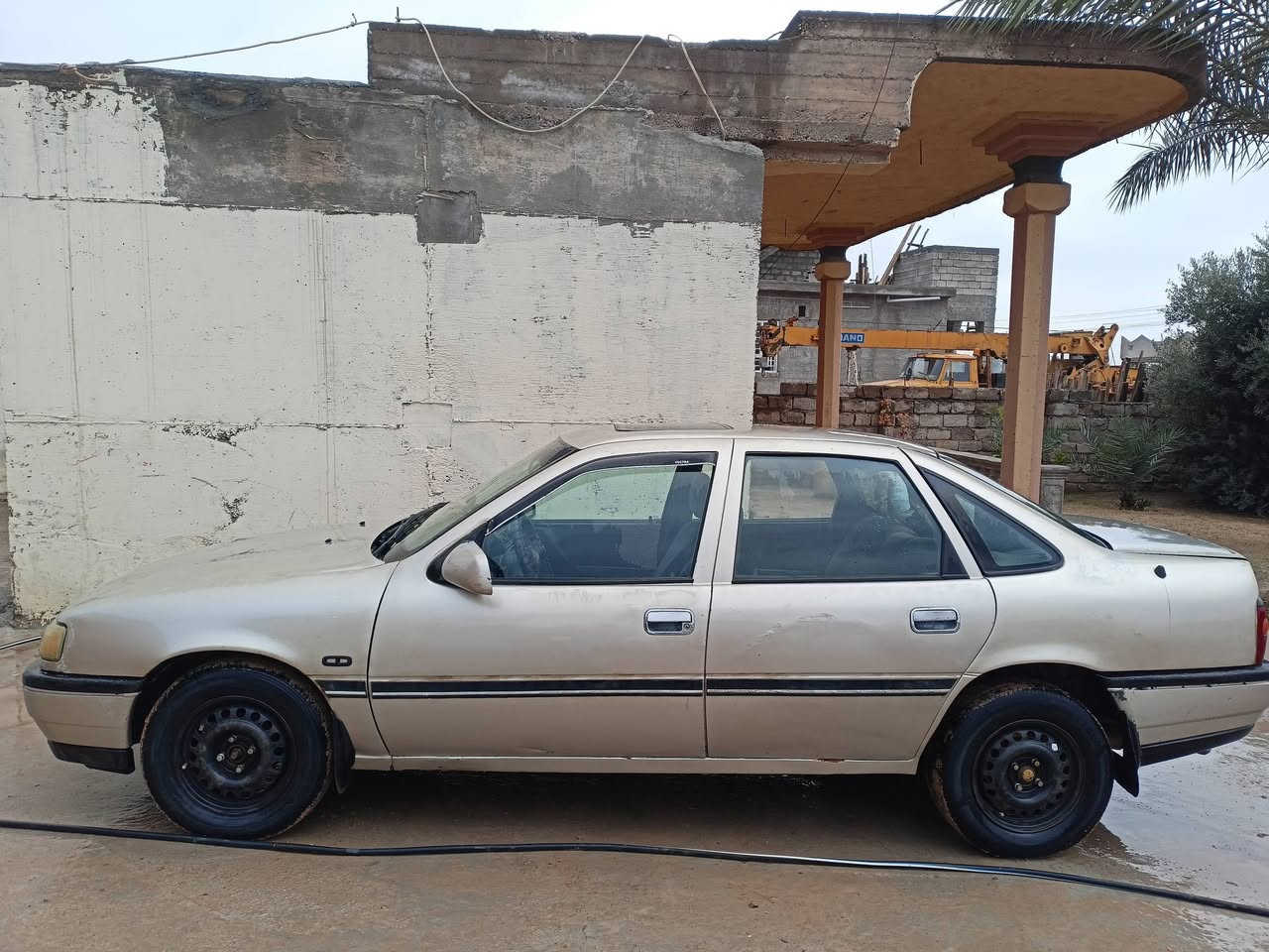 فكترا للبيع موديل 91 حجم 18 كوبون بانزين السعر 38 ورقه. ***********
