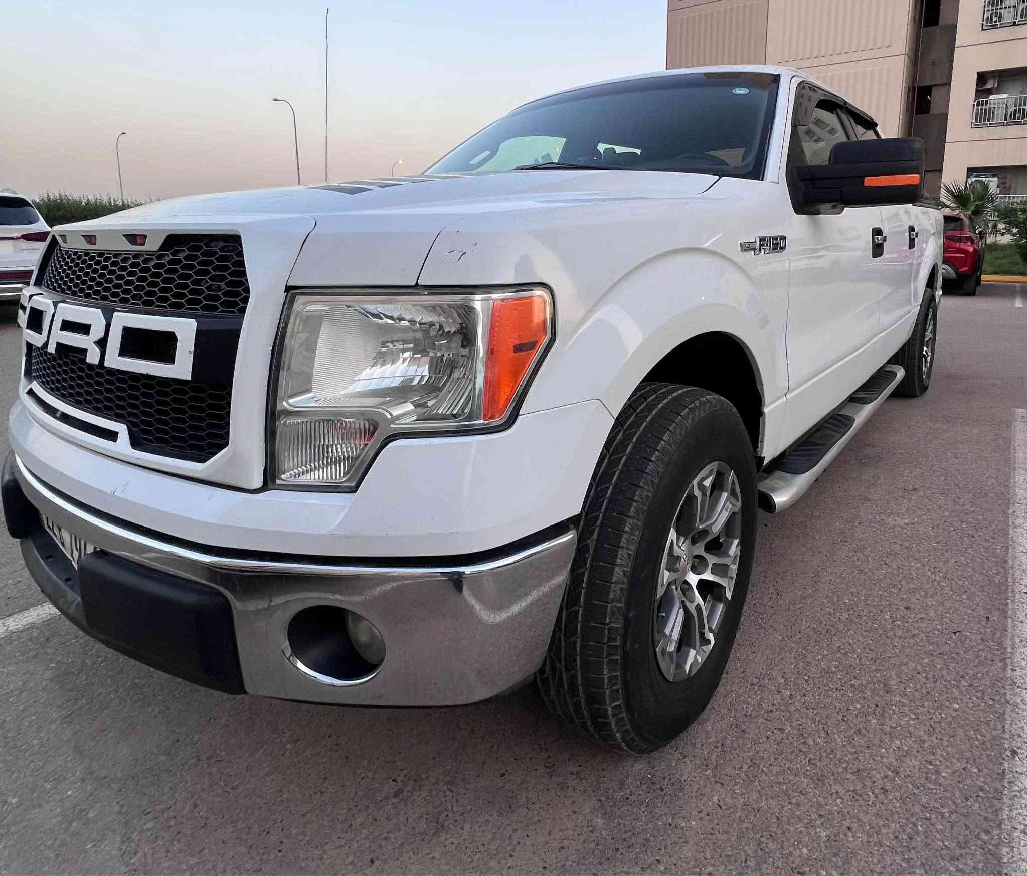 للبيع فورد F150 موديل 2011
خليجيه وكاله نيفا  
سيارة قوية ونظيفة وجاهزة للاستخدام
محرك كير تبريد تدفئه صدر كله جاهز 
 بدون أي مصاريف.
✅ وارد خليجي  
✅ محرك 8 سلندر 5000 المرغوب
✅ تدفئه تبريد شغاله بدون اي ملاحظات 

المواصفات:  
• باب طويل بدي قصير  
• ويل 18 مال جمسي حديث  سعره 800   
• شاشة + كاميرا خلفية  
• كشن منفصل  
• درج في باب البدي لسهولة الاستخدام  
• اضافة منظومة غاز 80 لتر (اقتصادية بالصرف)

⚙️ الحالة:  
المكينة، الكير، التبريد والتدفئة كلها تمام وجاهزة.

📄 السنوية: أربيل باسمي – تحويل مباشر  
📍 المكان: بغداد

💰 السعر: 140 قفل سعر نهائي

📞 الاتصال: *********** بغداد, العراق
