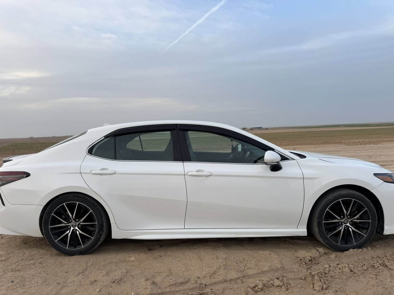 السلام عليكم
كامري للبيع
 موديل2023 se امريكي
ضرر (جاملغ خلفي تبديل وقبق صندوق تبديل وجاملغ اخر مصبوغ نصه) يعني ثلاث قطع
السياره بعدهه شركه 
ماشيه 10 الف ميل
مواصفاته معروفه وسط
جاهزه من الدعاميه للدعاميه
رقم نينوى مميز حره شرط تحويل مباشر
يرهم مراوس بكورلا وبيع
السعر 190 وبيها مجال
للأستفسار الاتصال
***********
مكان السياره اسديره وسطى
