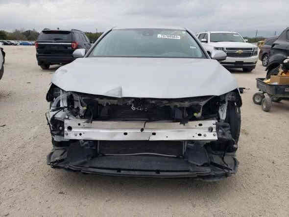 السلام عليكم شباب كامري موديل2023 وارد أمريكي الصور مرفقه بالمنشور وتفاصيل بدون ارباك مكان سياره بغداد
السياره معوقين مكان الشرعي بغداد السعر 160  واهلا وسهلا بالجميع ***********
