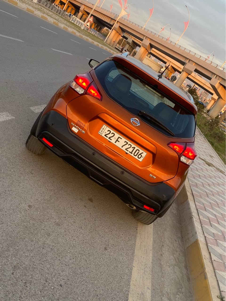 سلام عليكم نيسان كيكس للبيع 
موديل ٢٠٢٠
لون مشمشي السياره فول SRالمرغوبه موصفات سقف اسود 
كشنات جلد +تدفئ +ردار قيادة +مسار +بريك ذاتي خلفي امامي+حساس ٣٦٠ درجه+كامره دواره ٣٦٠ درجه+رادار بل مرايه + تشغيل عن بعد + سستم سمعات بلدي BOSE اهويه مصفات بيها بعد 
ضرار السياره كولش خفيفه موكانين بل بونيد بي صبغ كد ١٠ سنتيم فقط بدون شواصي بدون ايرباك حته دعاميه بلادي ليتات بلادي 
٣ انضمه eco+سبورت +S 
عداد الكتروني ليتات عدسه +ليد كشن اسود مطعمً مشمشي  السياره بسمنه اتريد وكاله او تحويل مكان السياره كركوك خضراء 
رقم جديد دولي اربيل 22 السياره مال بيت 
رقام الهاتف*********** كركوك, العراق
