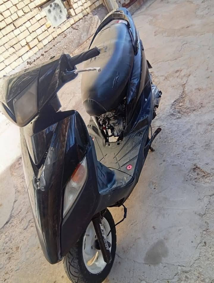 السلام عليكم دراجه ثعلب للبيع سعر الدراجه 350 بيها مجال للشراي مكان الدراجه بغداد الدوره شرايه اتصل ***********

