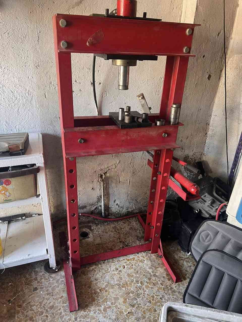 السلام عليكم بريس باله ثقيل للبيع للاستفسار ***********
