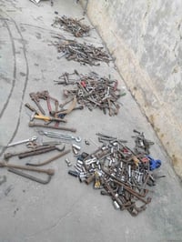 اغراض للبيع مايقارب ٥٠٠ قطعه اصبانه للاستفسار اتصل على الرقم ٠٧٥٠٨٦١٥٧...