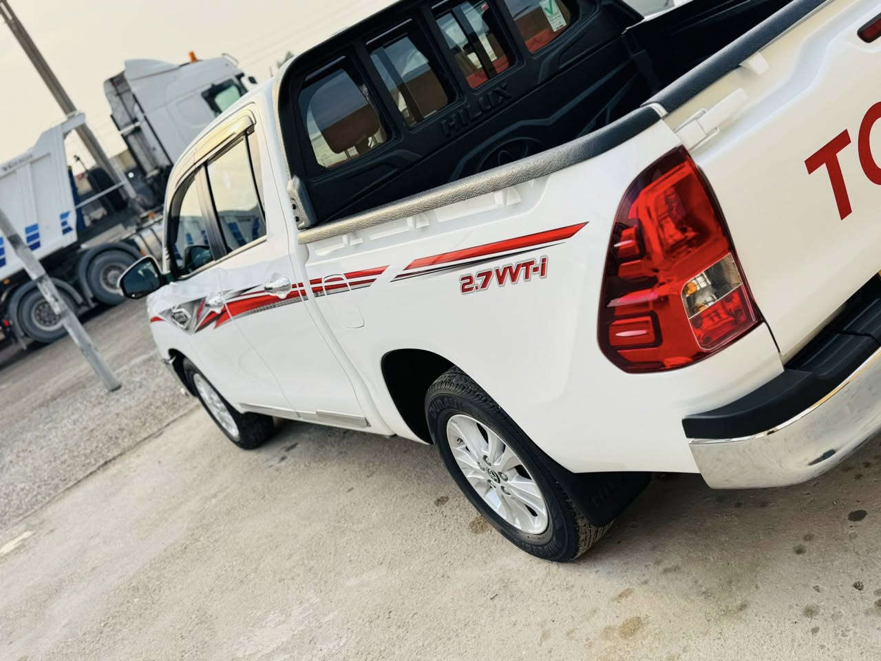 سلام عليكم سياره هايلوكس فول موصفات مكفوله كفاله عامه رقم سليمانيه ماشيه 50الف السعر 285 مكان البصره الدير ***********
