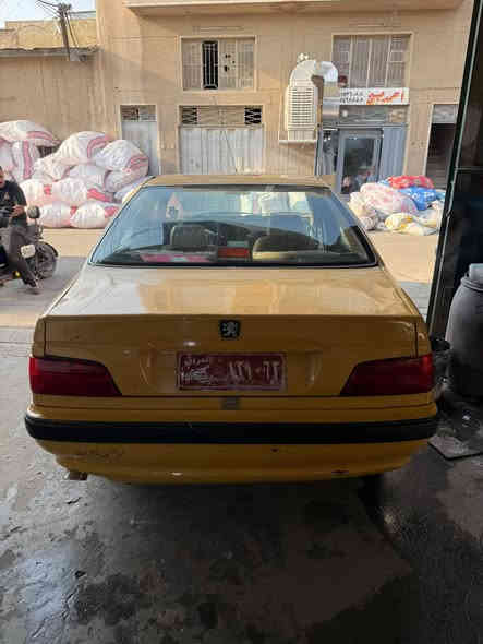 بيجو بارص موديل 2011 ممشتغلا تكسي
مبدل بيها مكينه فرنسي 2000 
زوج زنون عالي 
دوشمه وسفاريات جدد 
بك لايت جديد 
باتري جديد 
زوج مازدات جدد 
غرفه جديده 
ماشيه 130 الف حقيقي 
واير بلك وكويل ونوزلات وبلكات اسكو اصلي جدد
شاشه وتبريد ثلج كهربائية علا البلاد ما بيها نقص ماعده زوج بطانه تأير ودوسه مصلح بيها خياس بل دوستين مثل ماموضوح 
فقط الاستفسار *********** مكان الكاضميه
