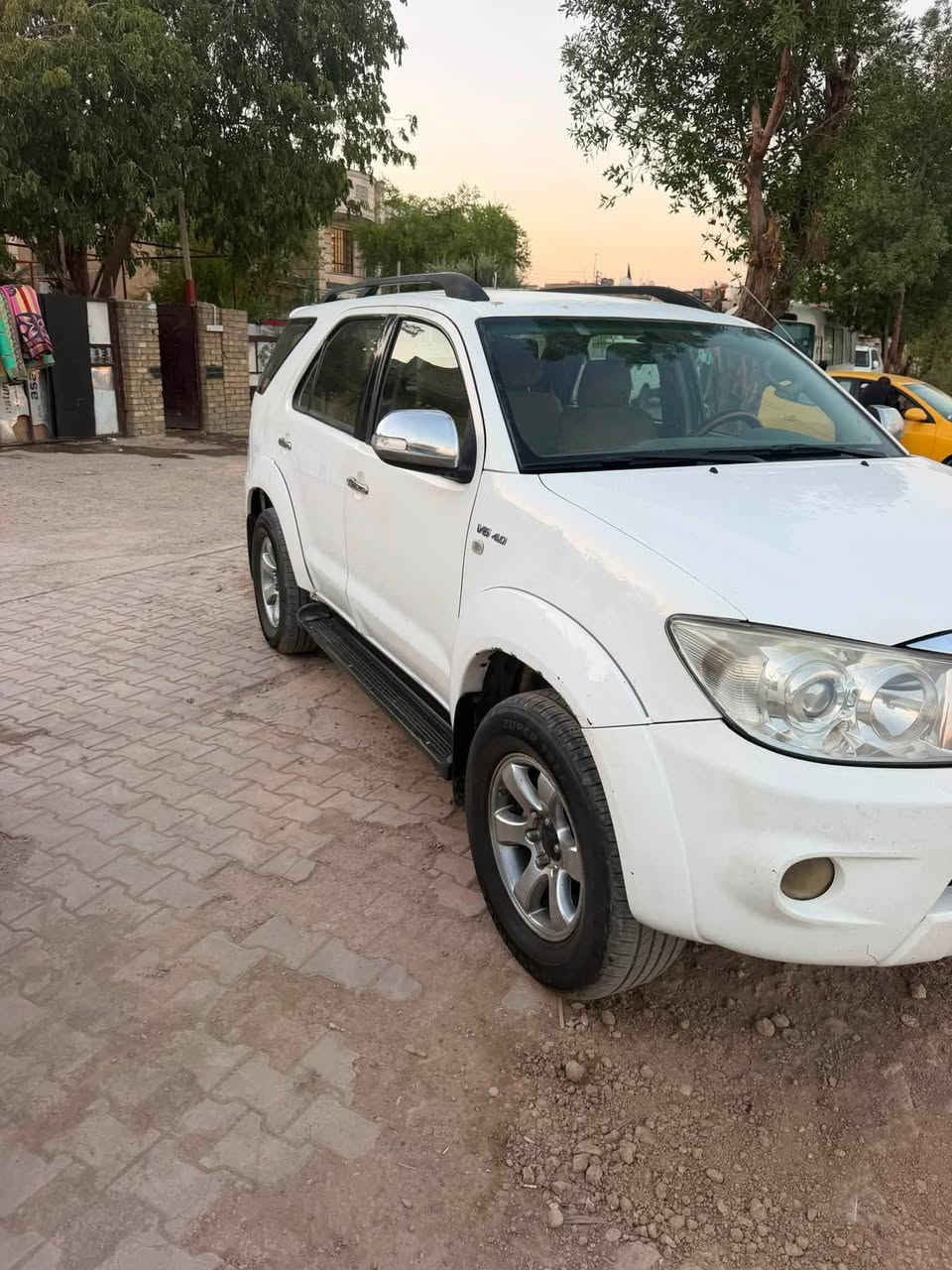 سلام عليكم فور جنر موديل 2006 مكينة 6 سلندر فور ويل سيارة مچفية بيها تكمة وبابين تخم تاير جديد السعر ٨٥ وبيها مجال 
*********** مكاني بغداد المدينة
