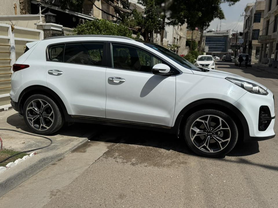 سلام عليكم سبورتج 2021جيتي لاين معروف موصفاته فول الفول ماشيه 59مكفوله كفاله عامه عدى جاملغ بيها إصبع بارد وباب خلف سايق رصعه سياره استخدام شخصي سعر 215 اتصال عل رقم ***********غير متواجد عل فيس عنوان بغداد المنصور
