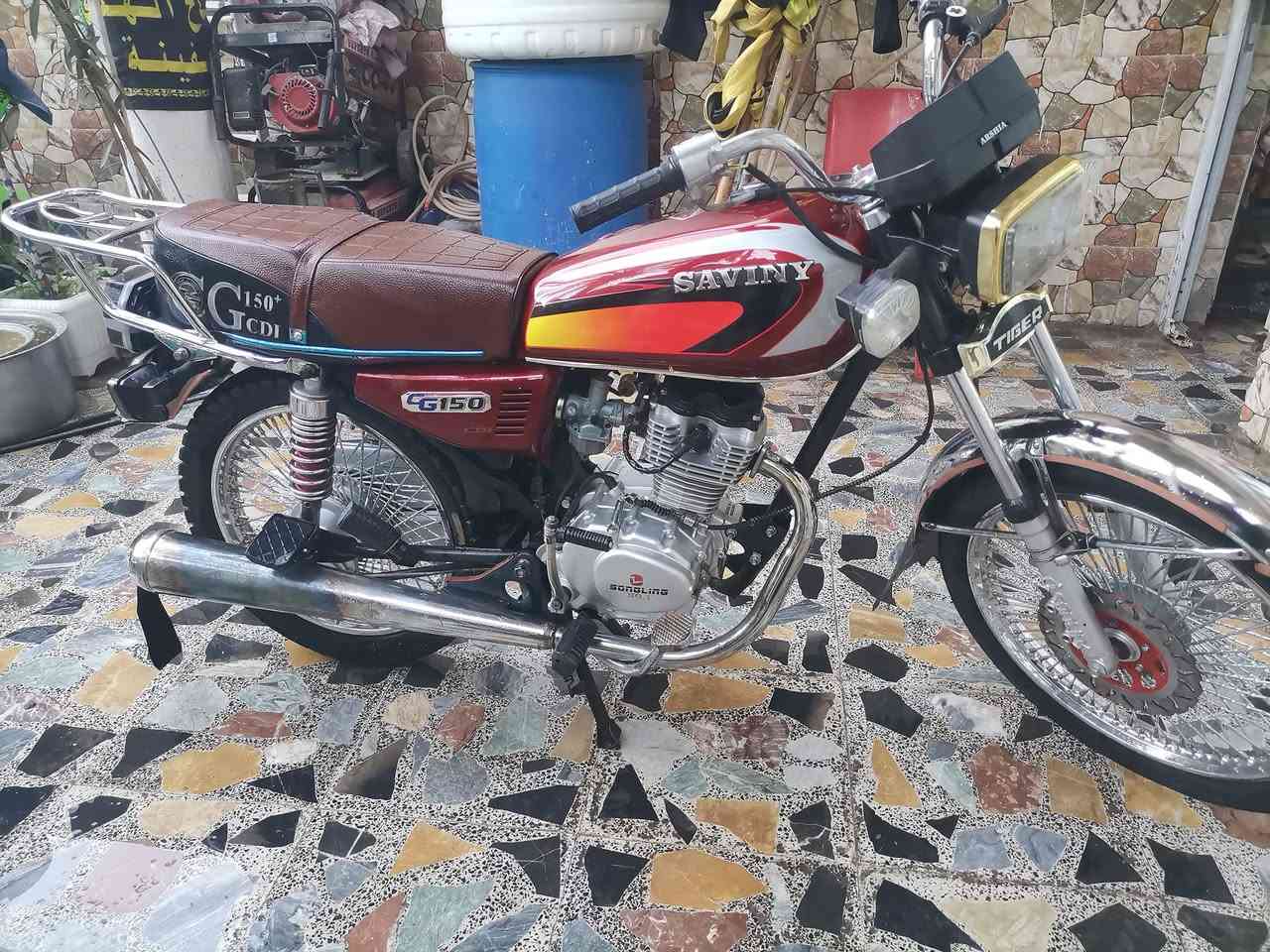 السلام عليكم اربعه كير تايكر مديل 23 مرونيه. مكينه مكفوله سعر 600بيهه مجال. بيضه مديل 20. سونك سعر 450 بيهه مجال. الكوت حي الجهاد.  ***********////***********

