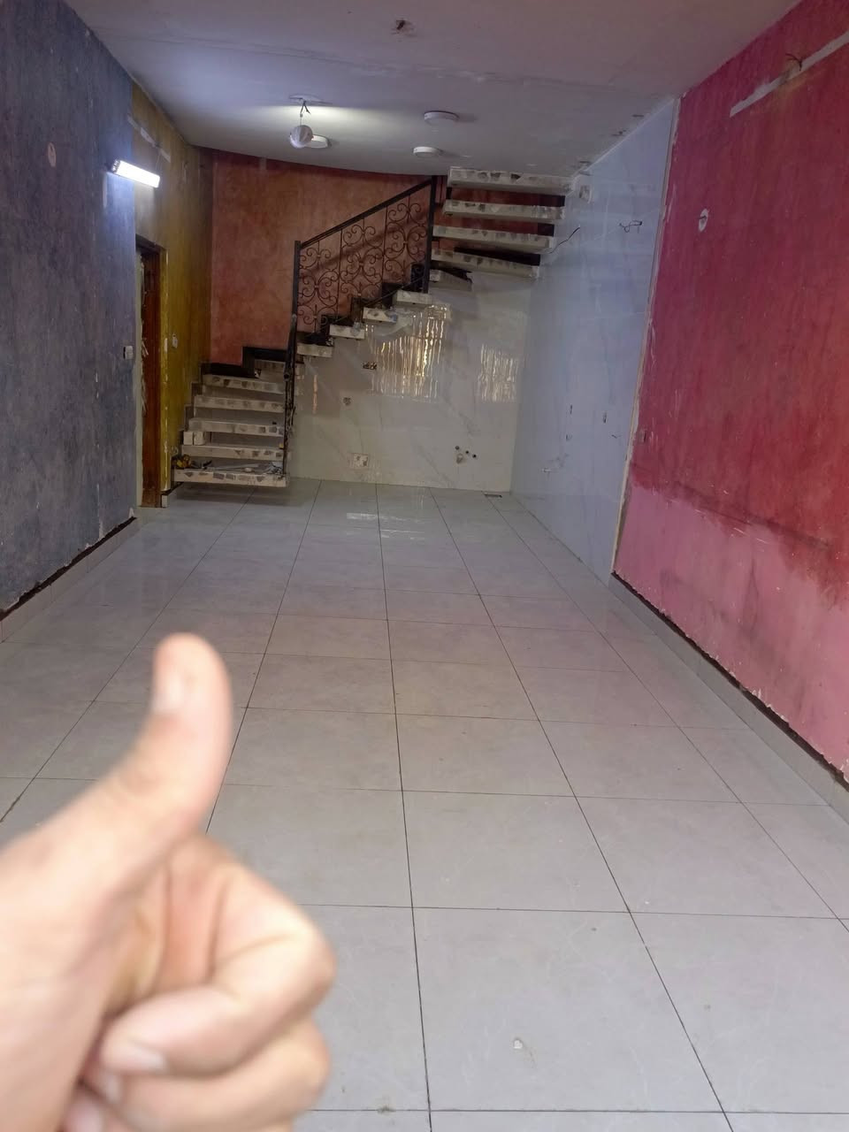 السلام عليكم تم انجاز عمل لوح بالمادة اللاسقة قبل وبعد في دار الاخ والصديق حيدر محمد الطيب في منطقة الشالجية ترميم قبل وبعد اتمنى ينال اعجابكم 
*********** ابو مصطفى
