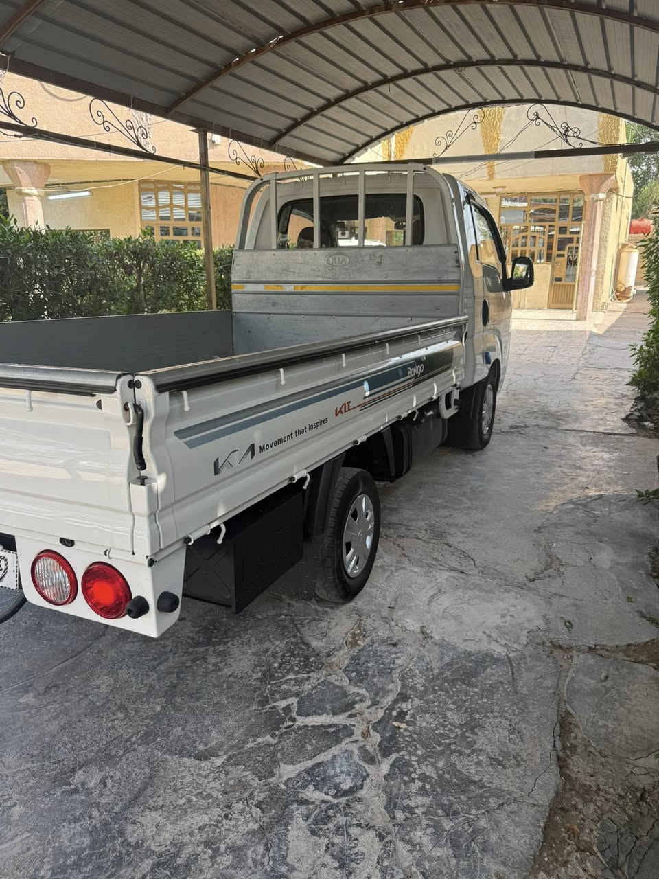 لبيع كية عموشة رقم بغداد دولي جديد 2023
سيارة جديدة مكفولة تبريد ثلج ❄️ سبير منازل مال شركة
معروفة موصفات سيارة دشبول نفخ شاشة
تحكم ستيرن مسستمة سيارة اط نقص مبيهة 
محرك 2700 سعر 147 وبيهة مجال الشراي 
مكان سيارة بغداد عويريج 
لستفسار ***********
