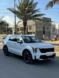‏‎سلام عليكم للبيع   كيا سورينتو 2025  قماره حديد  رقم بغداد بسمي ‏ KI...
