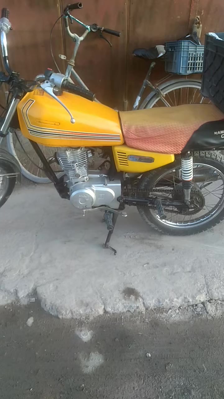 سلام عليكم دراجه للبيع إيراني السعر ٣٧٥ وبيه مجال العنوان البصره ابي الخصيب ***********
