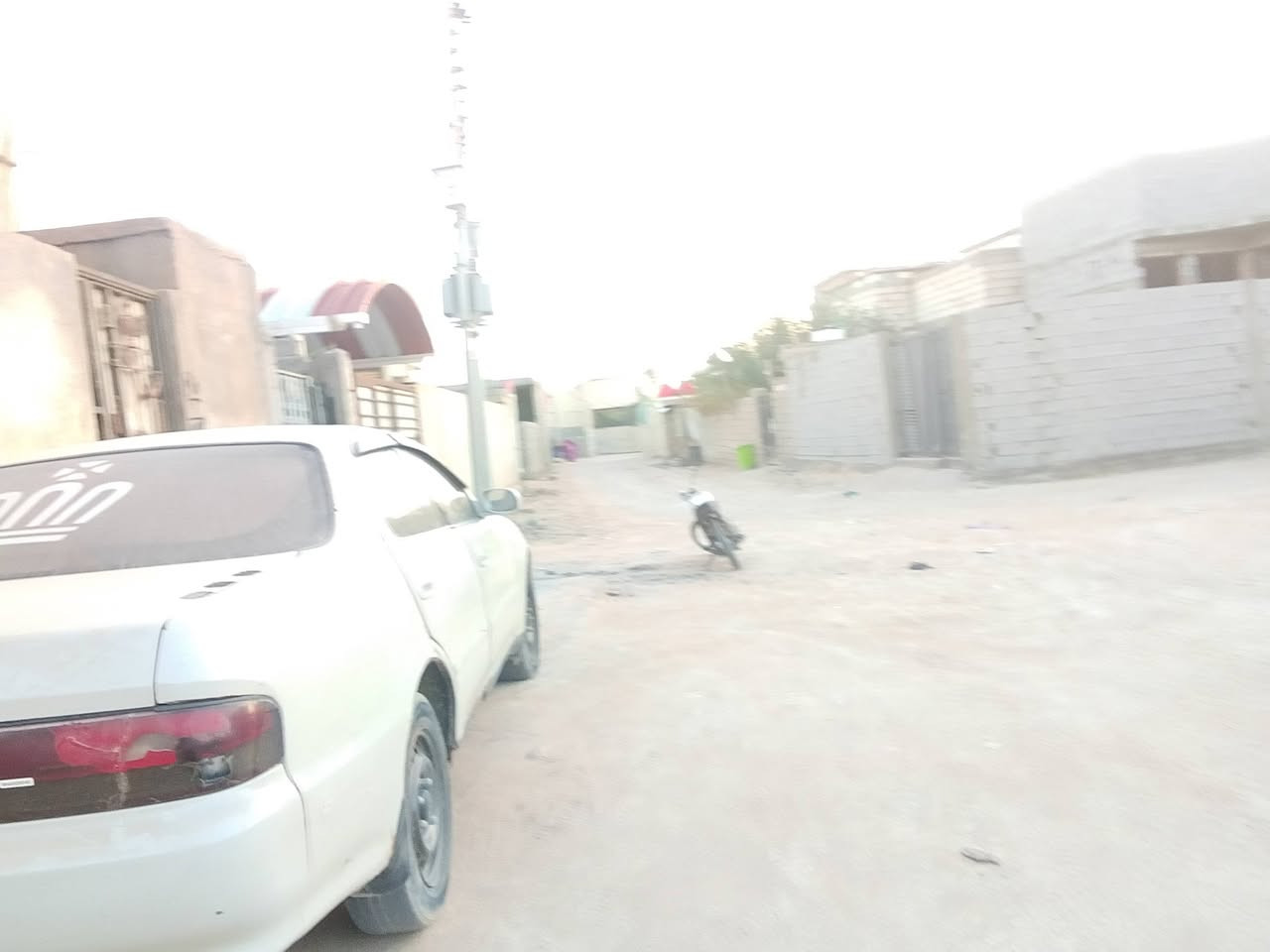 سلام عليكم بيت البيع بصرع ابوالخصيب  شارع الوصطي قرب المدرسه الهليه طيور الخصيب زراعي مساحه 180 متر سعر65 *********** قرب مكتب عقارات المصطفى
