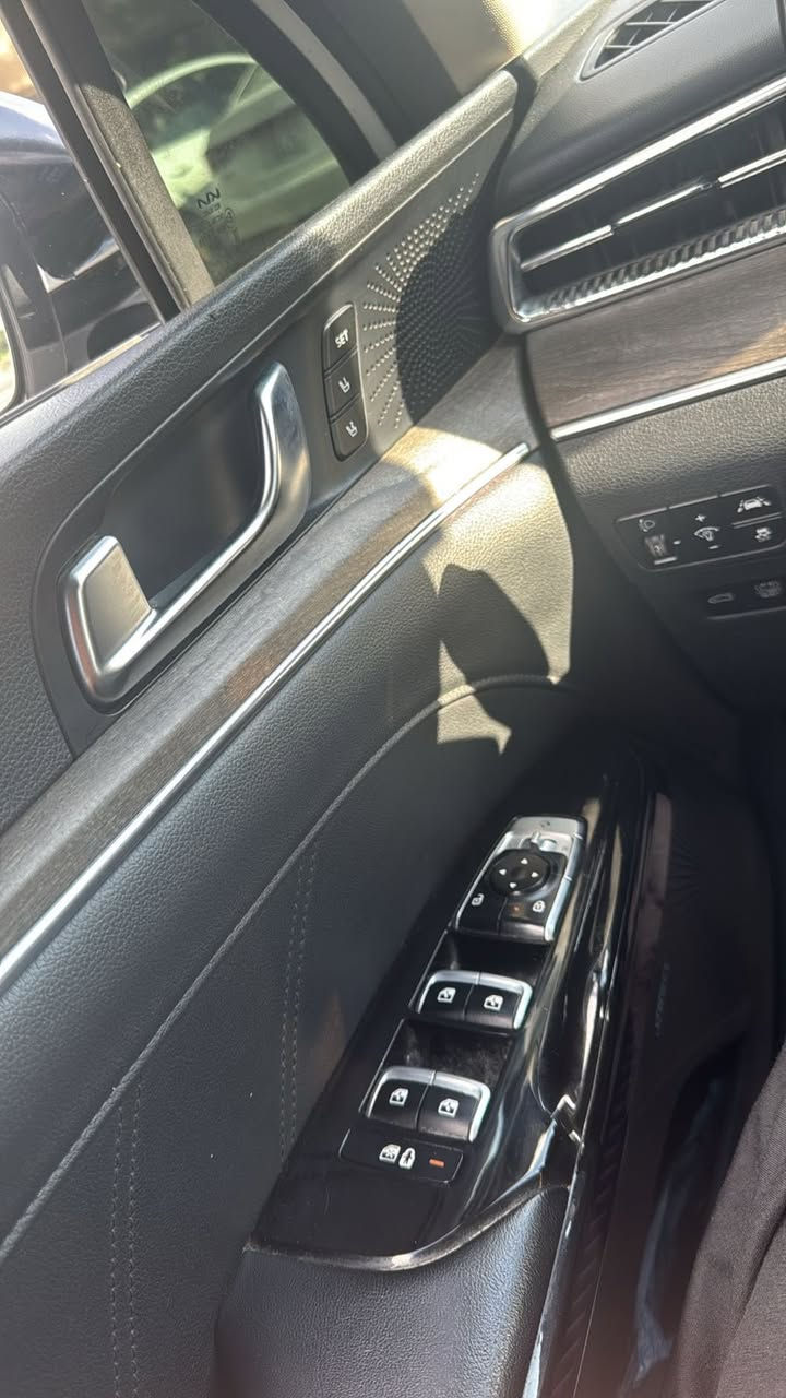 سلام عليكم 
K5 2023
وارد كوري هايبرد بانزين صرفها حاله حال الكورلا الهايبرد 
استيراد خاص فول vip🔥🔥
بغداد بسمي 
كامرات ٣٦٠فقط الاماميه بيها قطع والحساسات الاماميه كذالك يرادلهن صيانه لين بيهن واحد تالف وممسوي مموكف سياره وممحتاجه بس نكوله لين حق هذا 
تشغيل عن بعد وتتقدم وترجع عل بصمه من تسوي الحساس يشتغل مال تقدم وترجع 
بيها ٣رصعات واضحات 
سونار موجود حادثها القطع لمبدله بدون صبغ ومعجون 
كشنات تدفئه تبريد الخلفي فقط تدفىه 😌
خزن ميموري كهربائيات الكشنات 😌
مري شفط وقلاب ويا البك ورادار واشاره وكامره  😌
بصمه 😌
بنرامه 😌
كير ماوس والعادي بل شفتات 😌
البوب الهلفيه بردات بلادي تصعد وتنزل بل ايد 😌
اناره محيطيه وبدشبول بلادي يتغيرن الوان من الشاشه 🔥
داخل صاج بلادي 🔥
سياره بمعنه الكلمه جديدا مافولها فقط محسن +ماشيه 61 km 
حداديه السياره مسويلها ادامه كامله يم غزوان المياحي 🔥
نوزلات بلكات كله وكاله بشرط سحبها ممتاز 🔥
مكينه كير كفاله عامه سياره مال جني محتني بيها كلش 
السعر ١٧٠ وبيها شي بسيط مجال ماكو هيج موصفات وحره بهيج سعر واذا اكو مراوس النترا n من موديل ٢٢ وفوك كون رقم بغداد او شمال فقط 🩶
مكان سياره بغداد الشعله 🤍


**إذا كنت صاحب هذا الإعلان وتريد حذفه لأي سبب، رجاءا أرسل رسالة إلى الدعم الفني**