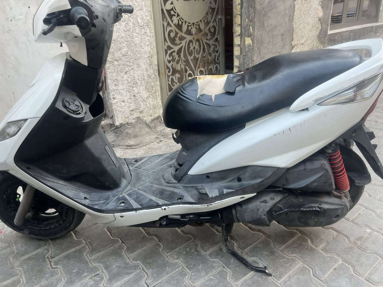 سلام عليكم ماكس ثعلب ١٤٠ مال رمبه كفالة عامة جيب فيتر وافحص دراجة برغي مامفتوح كل شيء بيها أصلي شلعه ومعدل صدر كيجات كله شغاله هورن اشاير دبل اشاره افول كله محسن وابدل دهن موتل دراجة مال جناي مكاني بغداد الشعله ام نجم رقمي ***********بي وتساب السعر 825وبيه مجال
