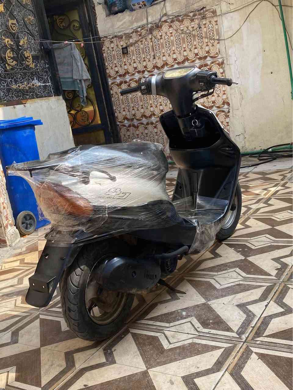 دراجة تسع زروف حلوة  ونضيفة مكينة ناعمه كلش  اشاير لايت هورن كلها شغالة تخم تاير جديد مكينه مامجفتها وانت تجي وتفحص نقصها فقط باتري  وكفر مختم مو تجاري سعر350 بي مجال مكاني بصره قبلة *********** البصرة, العراق
