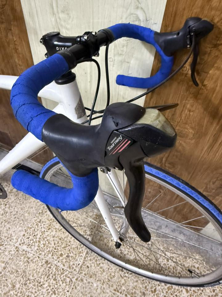 دراجة هوائية رود سباق 

قياس 28/c700

المعدن ألمنيوم 

قياس الفريم 50cm

لعابات شيمانو تورني 

مكينة 7/2

عقرب شيمانو تورني 

السعر 160 الف دينار 

عنوان المحل موصل أيمن تقاطع شارع كنيسة الساعة🚴‍♂️🚴

يوجد توصيل 🚚 كافة محافظات العراق 🇮🇶 

☎️***********
