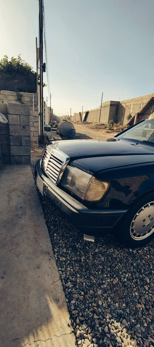 مارسدس دب موديل 90
رقم ديالى  بسمي قواعد دبل سليمه محرك 2500 
السعر 60 
 العنوان بغداد  
رقم الهاتف ‏‪***********‬‏
