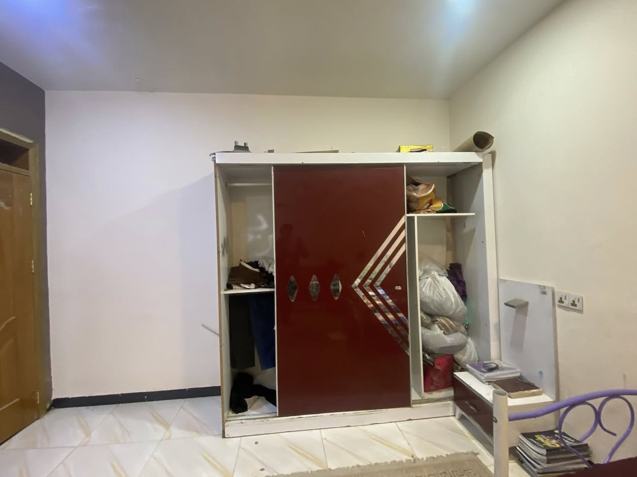 لبيع 
ثلاجه جديده بيها ليك 
قيم واخذ ***********
