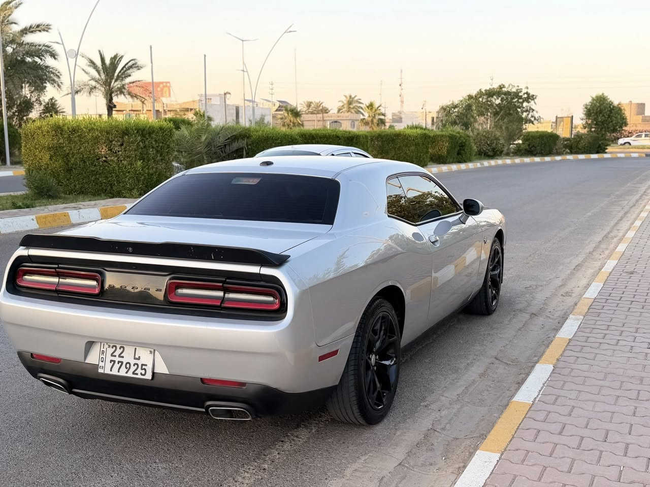 السلام عليكم ..
جالنجر موديل ٢٢ sxt اللون رصاصي 
ماشية ٤٠ الف وقابل للزيادة السيارة بريحة 
الشركة .. رقم اربيل.. حادثها بدون دواخل جاملغ وباب السائق والبنيت محدث
كلشي بيها جديد عل وضع الشركة  ..
حدادية .. صدر .. كير .. مكينة تبريد كفالة 
تخم تاير جديد   
شاشة وسط كار بلي 
كرسي كهرباء وباقي مواصفات SXT المعروفة 
مكانها تكريت *********** 
السعر ١٩٠
